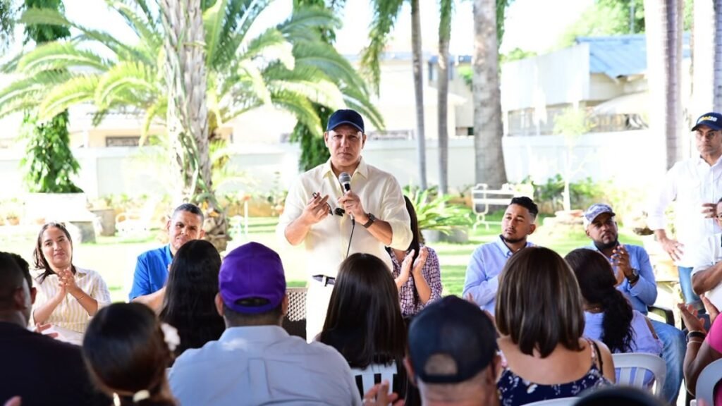 Abel Martínez acusa al PRM de agravar el costo de vida y dejar sin respuestas a la población
