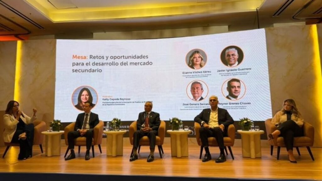Mercado de valores sigue mostrando rezagos, según expertos reunidos por la SIMV