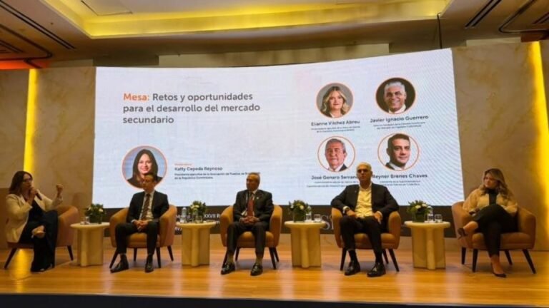 Mercado de valores sigue mostrando rezagos, según expertos reunidos por la SIMV