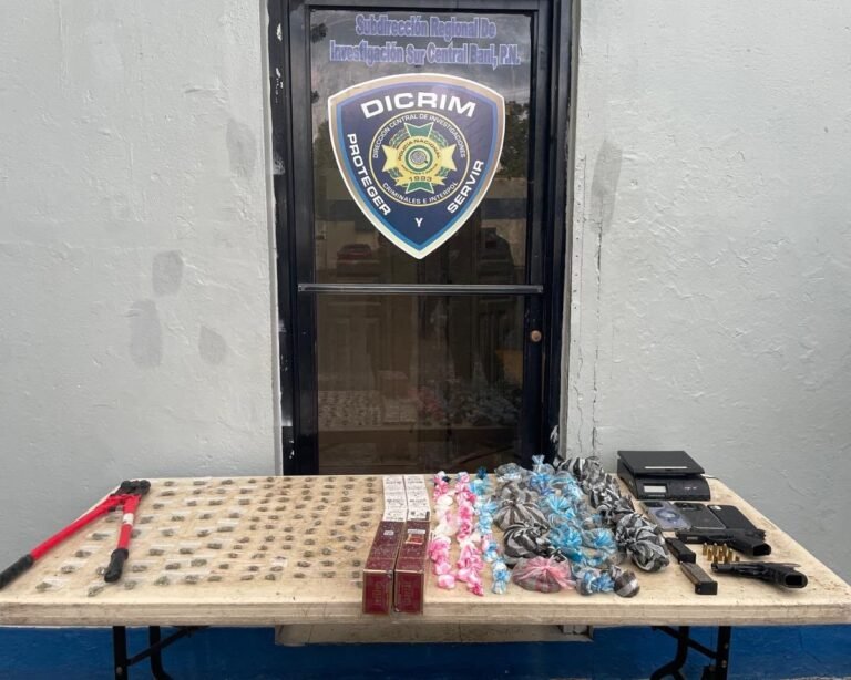 Baní: un allanamiento deja un detenido y el hallazgo de armas, drogas y cigarrillos de contrabando