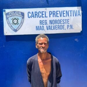 Videos virales llevan al arresto en Mao de un hombre señalado por lanzar piedras a vehículos