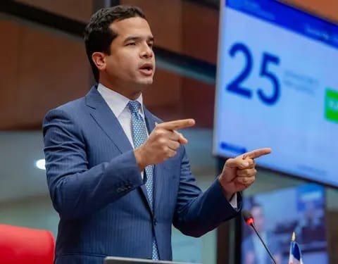 Omar Fernández pide corregir puntos del Código Penal y alerta sobre riesgos para la libertad de expresión