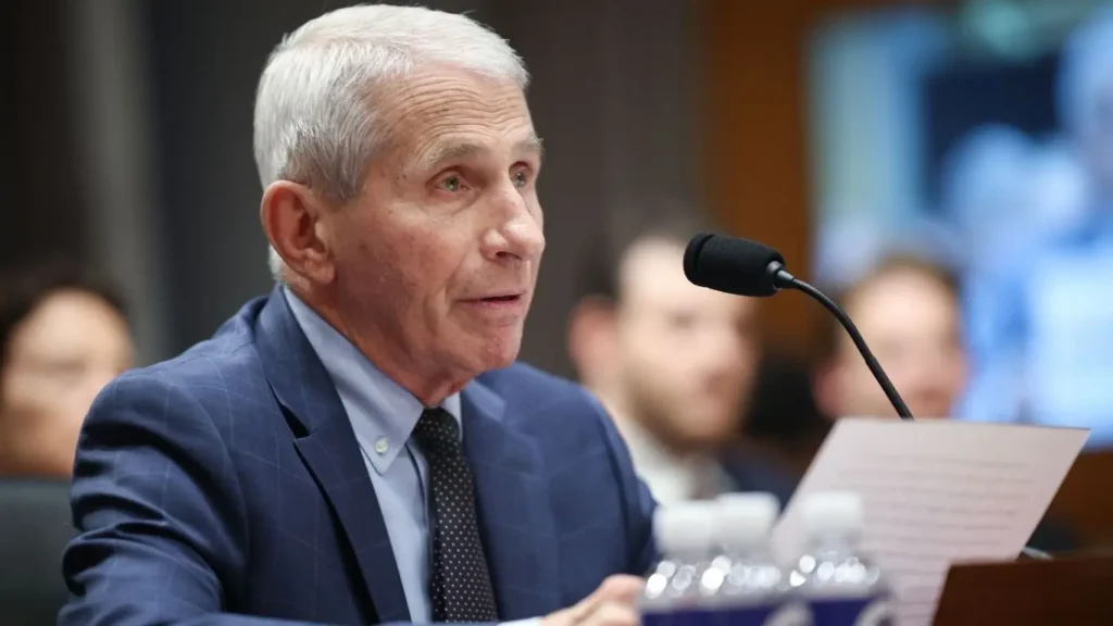 Fauci invoca la Quinta Enmienda en el Senado y crece la presión por sus respuestas sobre la pandemia