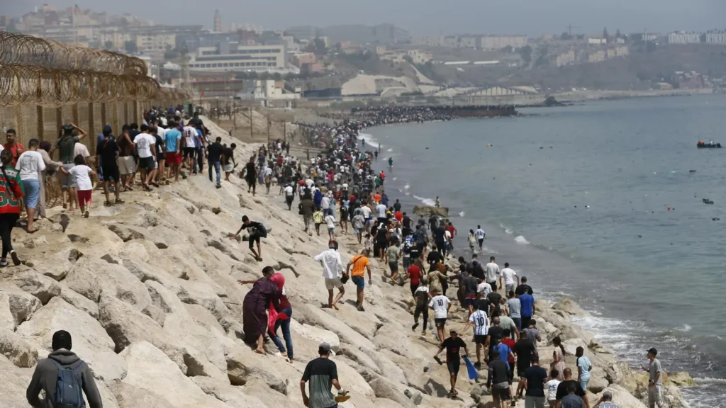ONG marroquíes responsabilizan a Rabat por el colapso migratorio en Ceuta