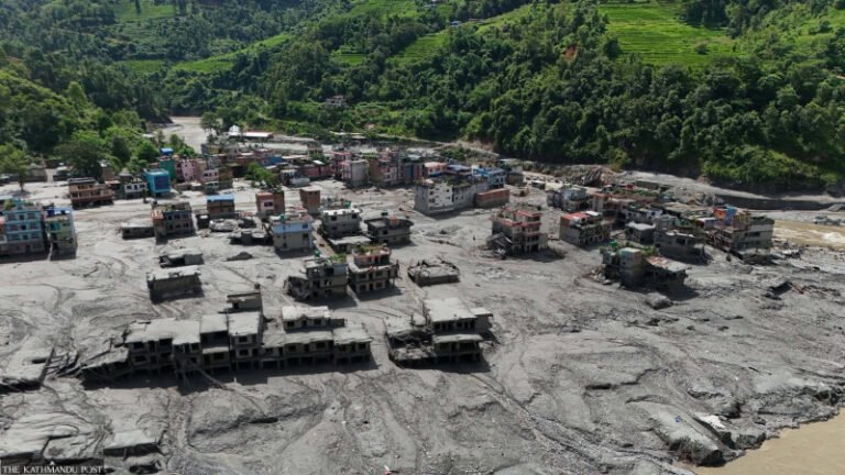 Sube a 90 la cifra de estadounidenses sin localizar tras inundaciones en Nepal y Tíbet