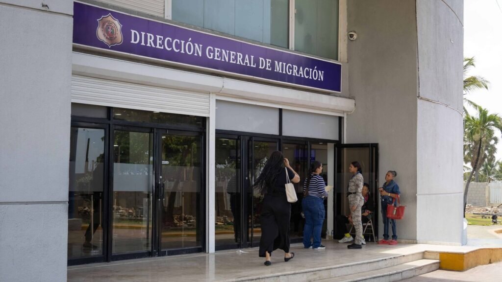 Migración refuerza operativos y eleva su meta de agentes en todo el país