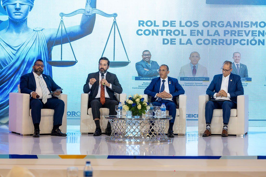 Mientras el Gobierno exhibe asesorías internacionales, admite que persisten retos en la recuperación de bienes por corrupción