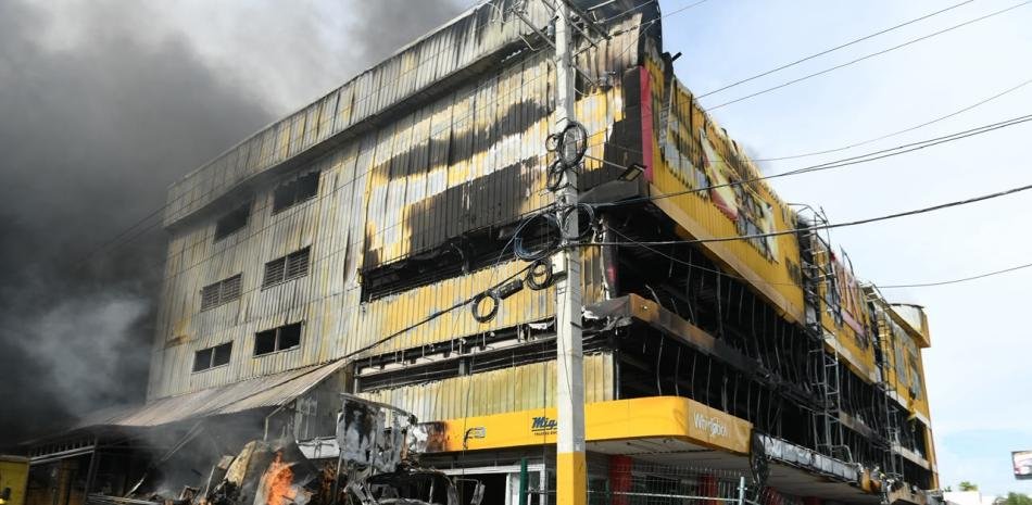 Dos incendios en menos de seis meses exponen fallas sin respuesta en sucursales de L&R Comercial