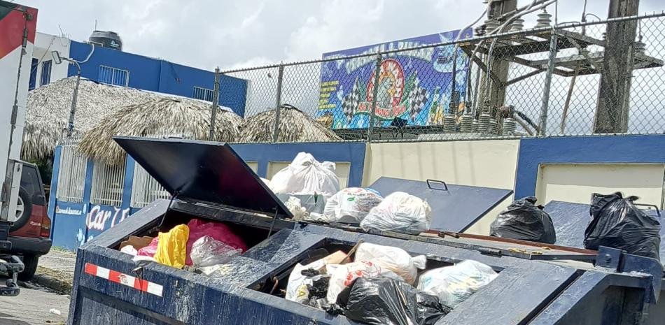 Vertederos improvisados obligan a alcaldías del Gran Santo Domingo a redoblar vigilancia y limpieza