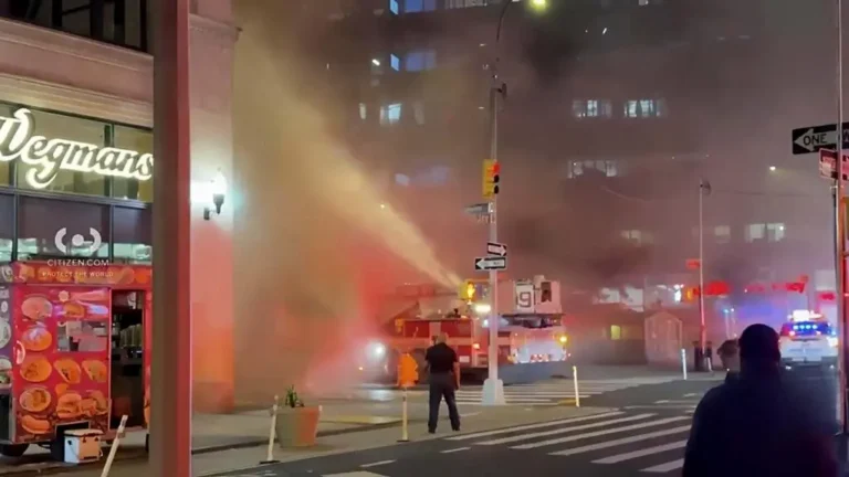 Un incendio en un tren de trabajo del metro de Nueva York deja 14 heridos y desata nuevas preguntas