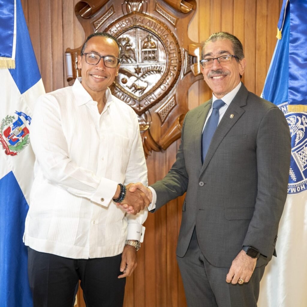 UASD y Pasaportes pactan instalar oficinas biométricas en recintos universitarios