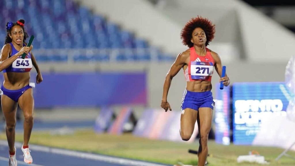 Oro en la pista, preguntas fuera de ella: el 4x400 femenino salva la noche grande del atletismo en Santo Domingo 2026