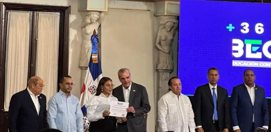 ITLA reparte 36,225 becas con Abinader al frente y eleva la presión sobre la promesa de transformación educativa