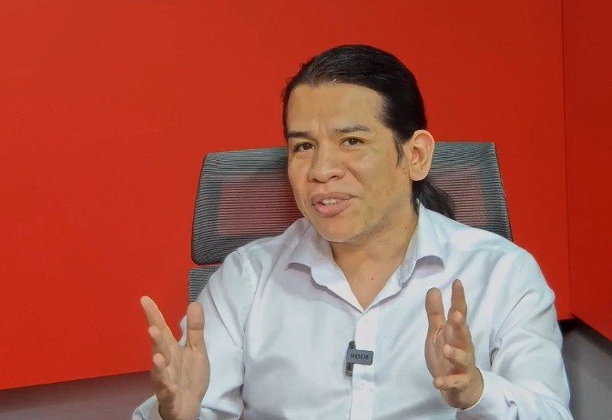 Redes y pantallas ya pesan en la política, según Venegas y De Roa