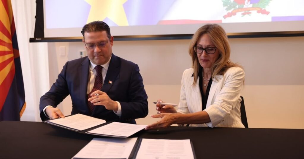 Gobierno dominicano firma alianza con Arizona para semiconductores y abre otro frente de promesas bajo escrutinio