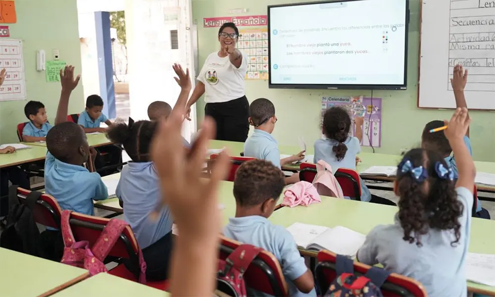 Educación dice tener cubiertos todos los docentes para 2026-2027 y prevé ajustes puntuales durante el año
