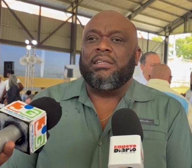 Piden a Abinader intervenir vía clave de Monte Plata ante el deterioro de la carretera hacia Santo Domingo