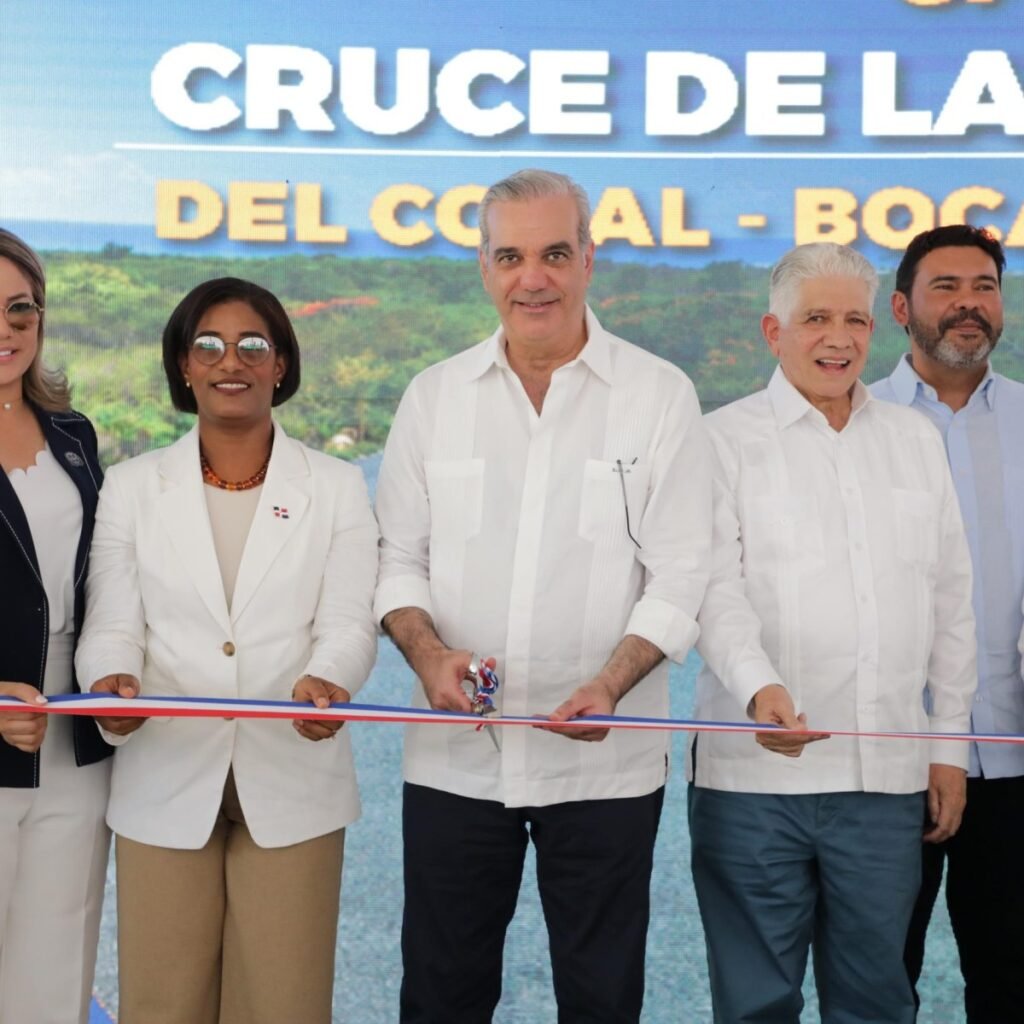 Boca de Chavón estrena carretera tras 25 años de espera con Abinader