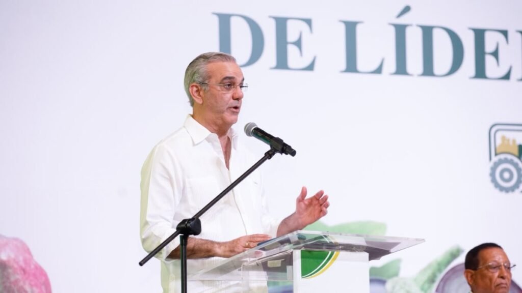 Abinader lleva a Santiago una agenda de obras, plazos y nuevas promesas de inversión