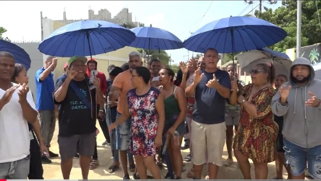 La Ureña vuelve a protestar por calles deterioradas y exige respuesta a SDE y al Gobierno
