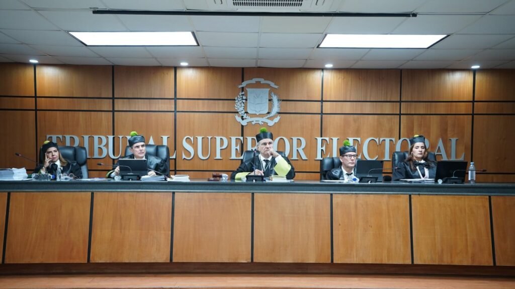 TSE frena convención del PHD al advertir riesgo de daño irreparable en su proceso interno